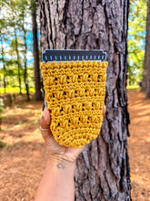 Load image into Gallery viewer, Minimalist Cozy - Mustard