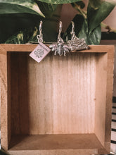 Load image into Gallery viewer, WanderlustBee Stitch Marker Set