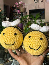 Load image into Gallery viewer, Original Wanda Bee