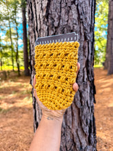 Load image into Gallery viewer, Minimalist Cozy - Mustard
