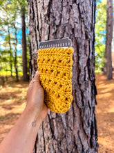 Load image into Gallery viewer, Minimalist Cozy - Mustard
